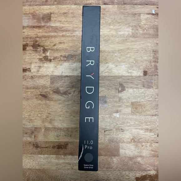 Brand new Brydge wireless keyboard and magnetic cover for 11-inch iPad Pro - Picture 2 of 6